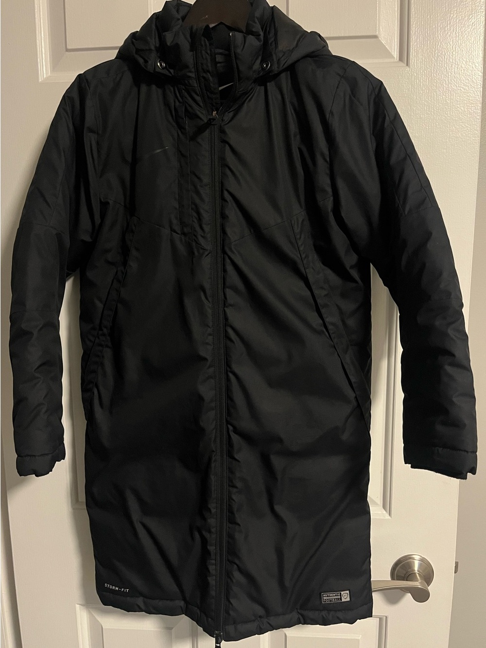 Nike Stadium Black Hooded Long Puffer Jacket Size Youth Medium